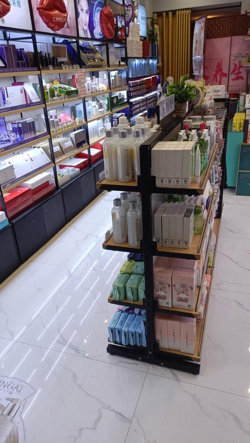 悦美化妆品的美丽之旅 与自然同行，焕发内在光彩